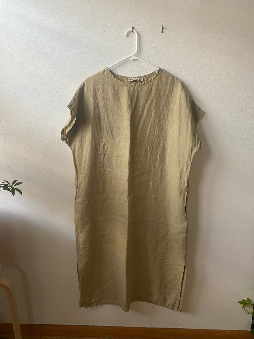Gravel & Gold Linen Shift Dress in Green Tea